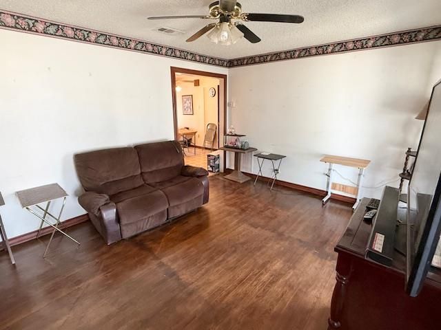 1510 S Fort Worth, Midland, TX 79701