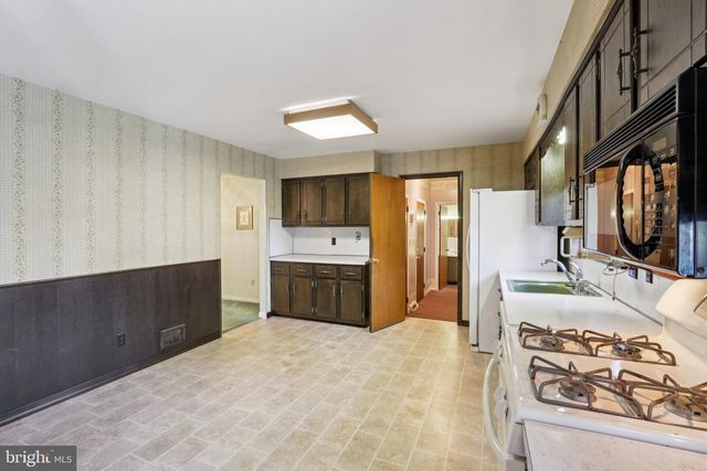 1562 MOSSWOOD DR, Vineland, NJ 08360