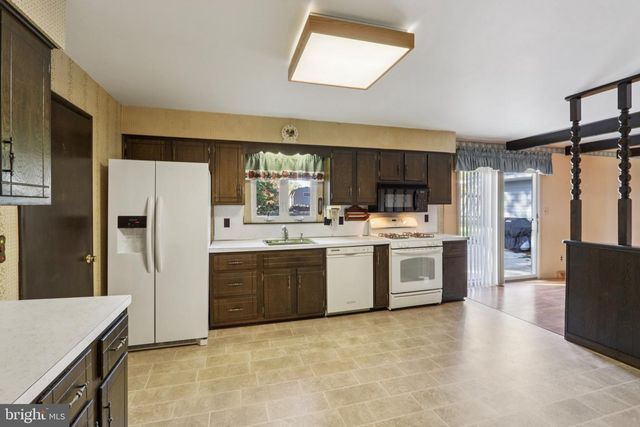 1562 MOSSWOOD DR, Vineland, NJ 08360