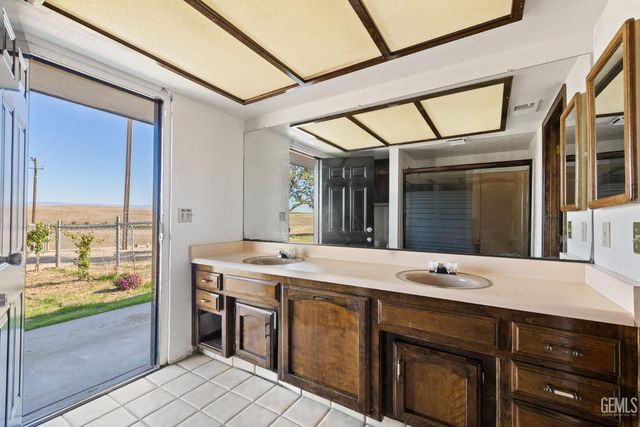 15662 Highway 65, Mc Farland, CA 93250