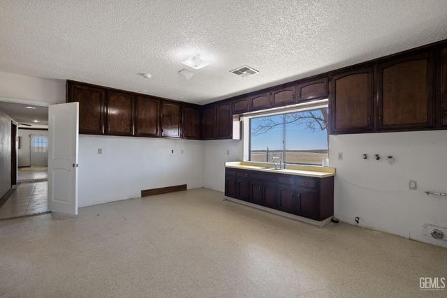 15662 Highway 65, Mc Farland, CA 93250