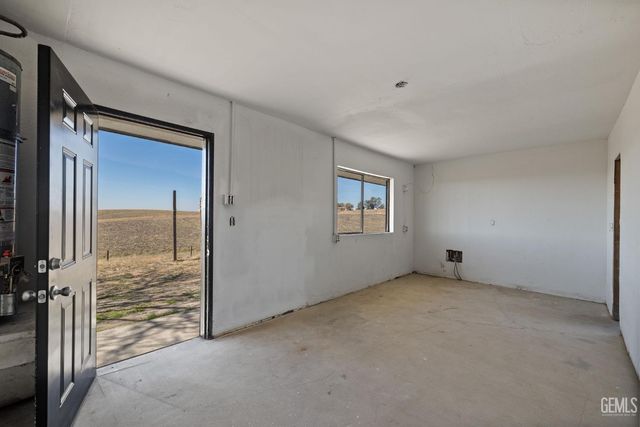 15662 Highway 65, Mc Farland, CA 93250