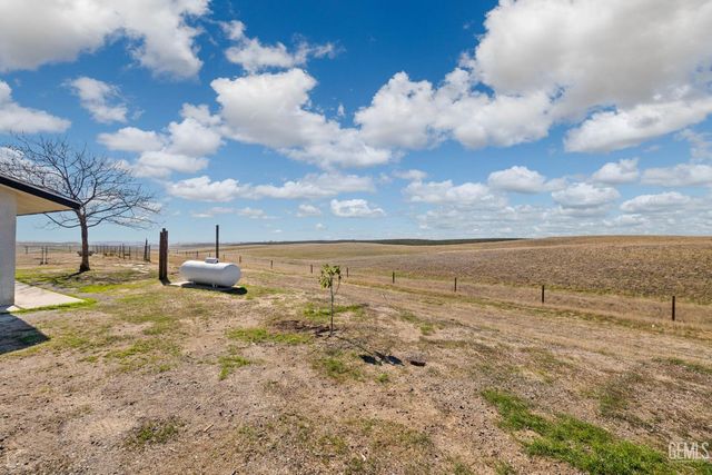 15662 Highway 65, Mc Farland, CA 93250