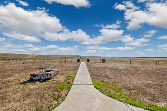 15662 Highway 65, Mc Farland, CA 93250