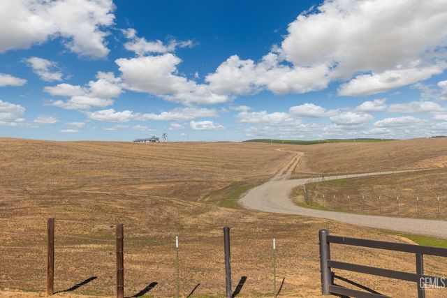 15662 Highway 65, Mc Farland, CA 93250