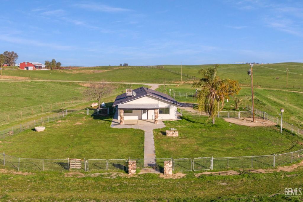 15662 Highway 65, Mc Farland, CA 93250