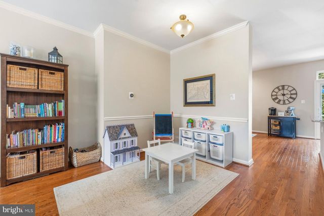 207 LONGPOINT WAY, Gaithersburg, MD 20878