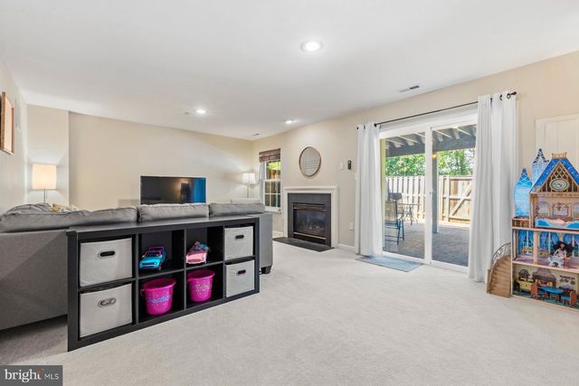 207 LONGPOINT WAY, Gaithersburg, MD 20878