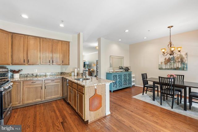 207 LONGPOINT WAY, Gaithersburg, MD 20878