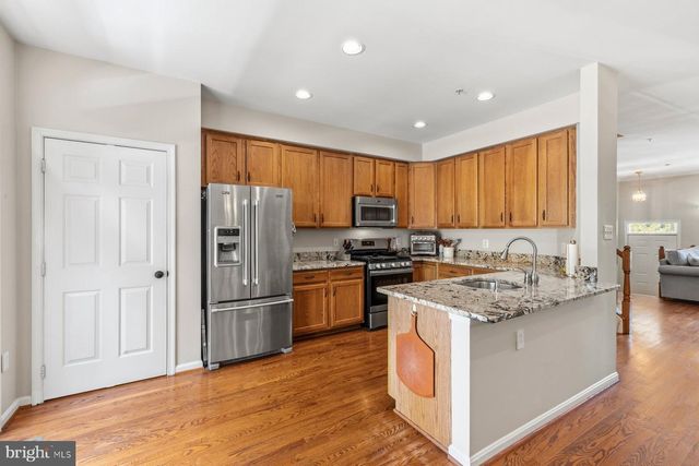 207 LONGPOINT WAY, Gaithersburg, MD 20878