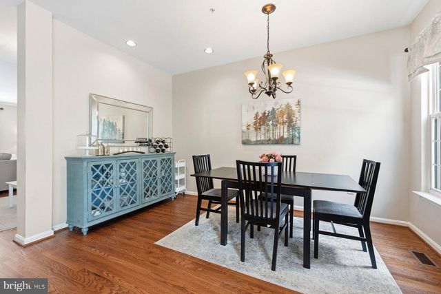 207 LONGPOINT WAY, Gaithersburg, MD 20878