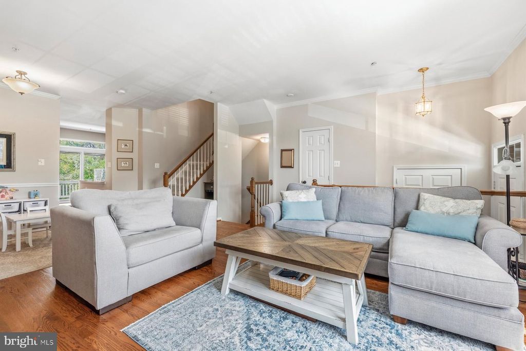 Image 10 of property listing at 207 LONGPOINT WAY, Gaithersburg, MD 20878