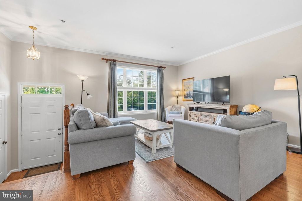Image 11 of property listing at 207 LONGPOINT WAY, Gaithersburg, MD 20878