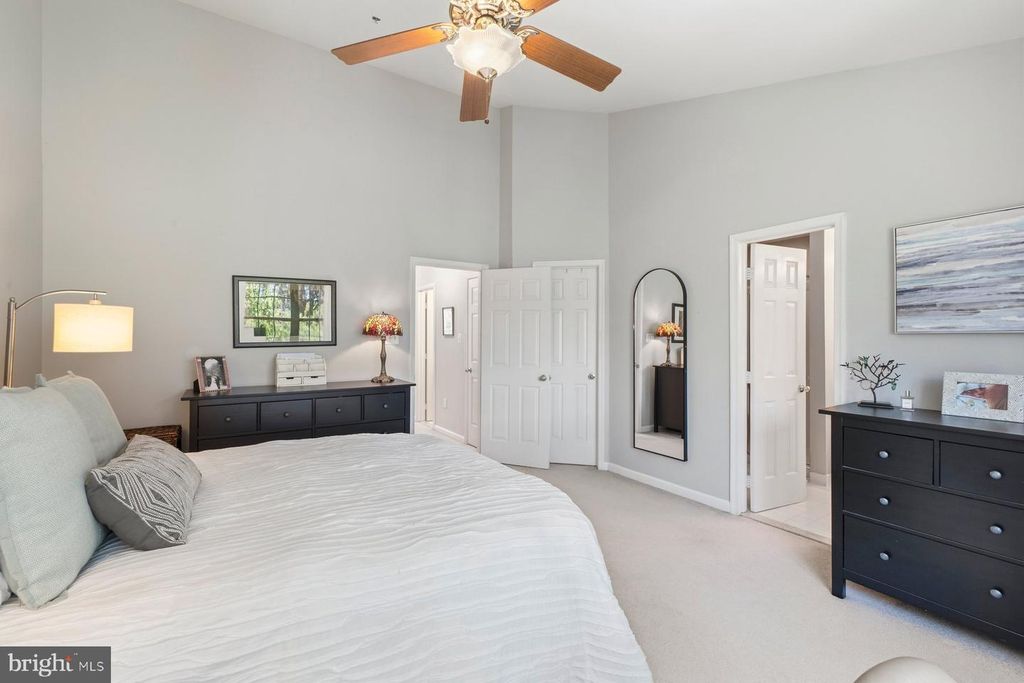 Image 18 of property listing at 207 LONGPOINT WAY, Gaithersburg, MD 20878