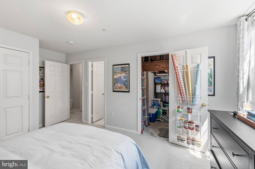 Image 28 of property listing at 207 LONGPOINT WAY, Gaithersburg, MD 20878