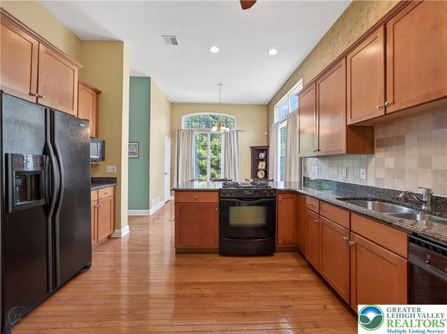 2304 Hollow View Drive, Easton, PA 18040
