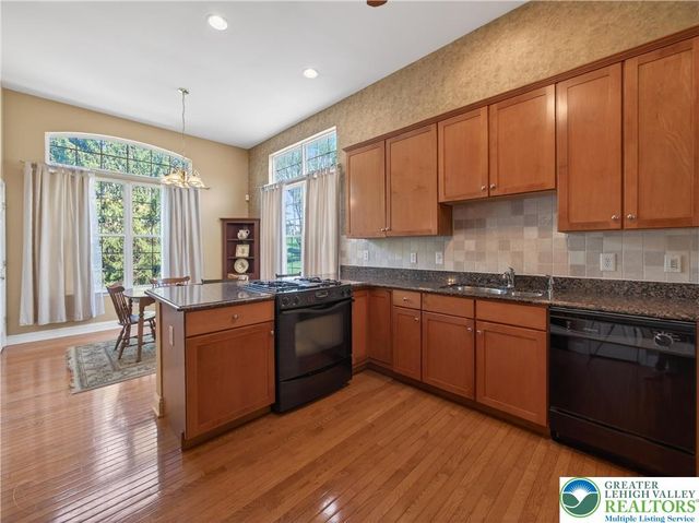2304 Hollow View Drive, Easton, PA 18040