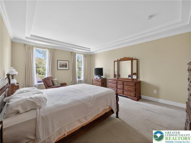 2304 Hollow View Drive, Easton, PA 18040