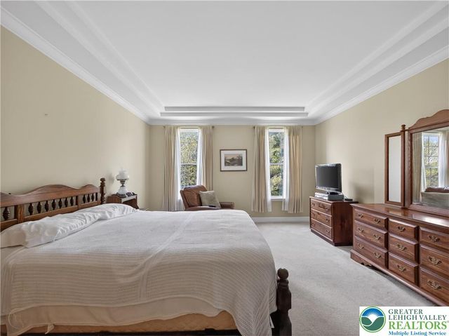 2304 Hollow View Drive, Easton, PA 18040