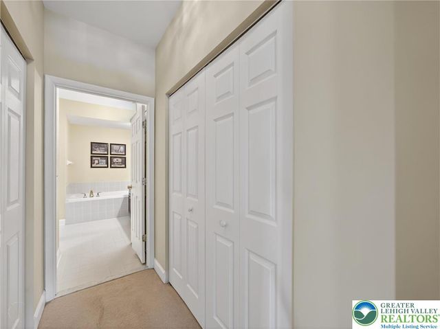 2304 Hollow View Drive, Easton, PA 18040
