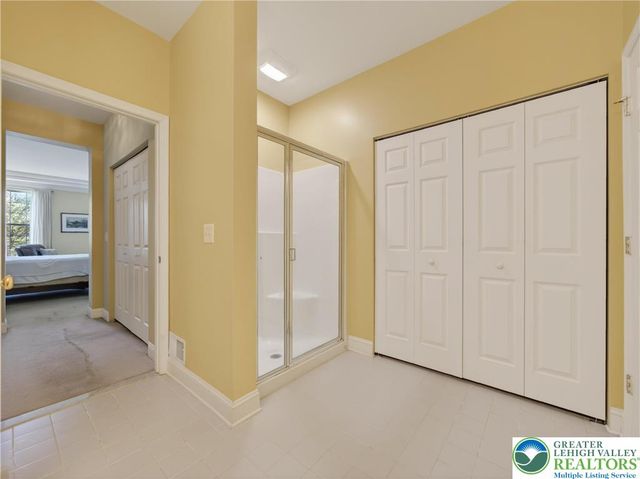 2304 Hollow View Drive, Easton, PA 18040
