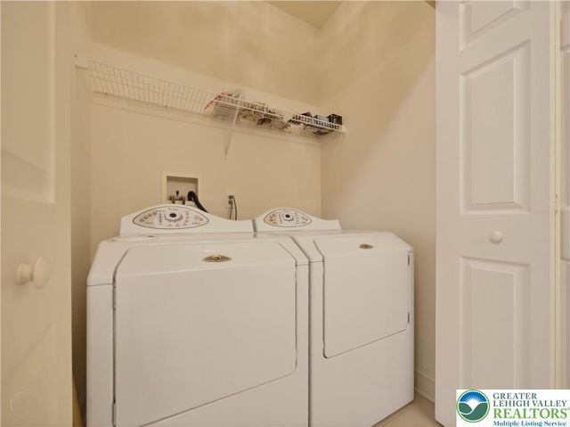 2304 Hollow View Drive, Easton, PA 18040