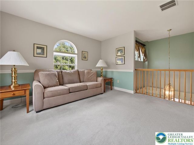2304 Hollow View Drive, Easton, PA 18040