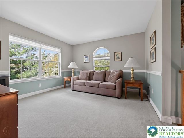2304 Hollow View Drive, Easton, PA 18040