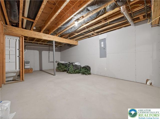 2304 Hollow View Drive, Easton, PA 18040
