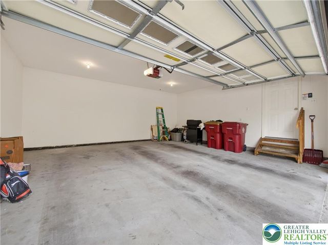 2304 Hollow View Drive, Easton, PA 18040
