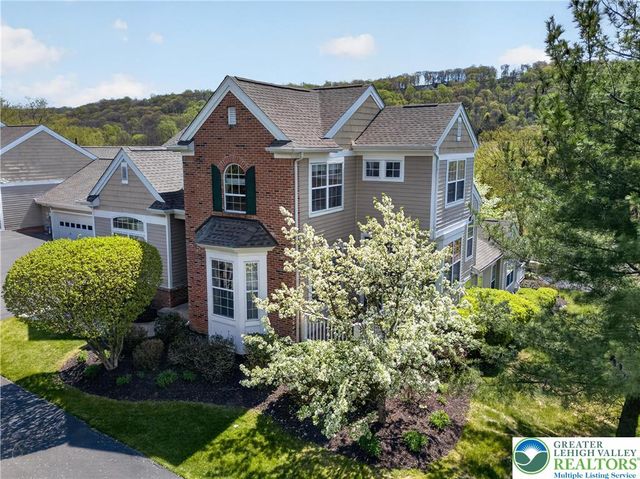 2304 Hollow View Drive, Easton, PA 18040