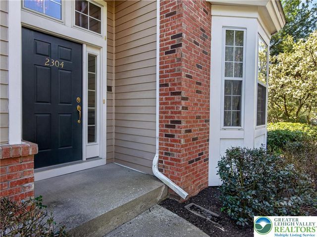 2304 Hollow View Drive, Easton, PA 18040