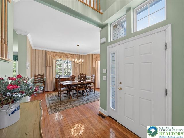 2304 Hollow View Drive, Easton, PA 18040