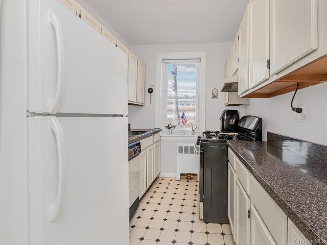 1549 Central Park Avenue G4, Yonkers, NY 10710