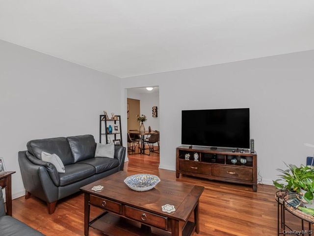 1549 Central Park Avenue G4, Yonkers, NY 10710