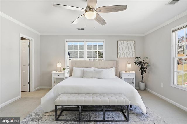 1633 S TAYLOR ST, Arlington, VA 22204