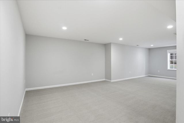 1633 S TAYLOR ST, Arlington, VA 22204