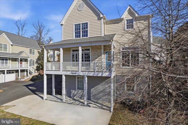 1633 S TAYLOR ST, Arlington, VA 22204