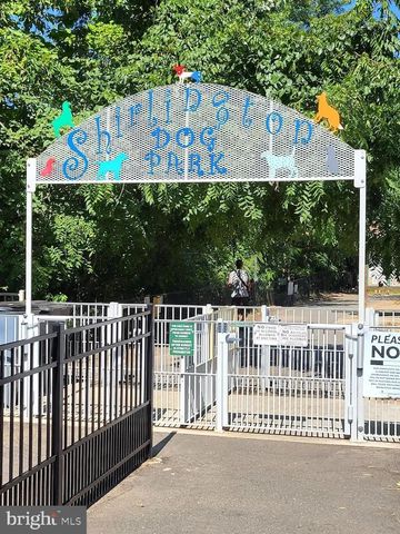 1633 S TAYLOR ST, Arlington, VA 22204