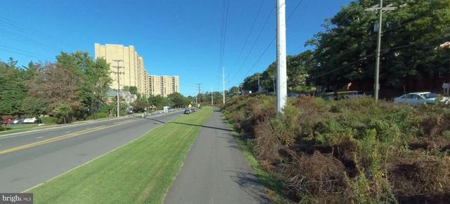 1633 S TAYLOR ST, Arlington, VA 22204