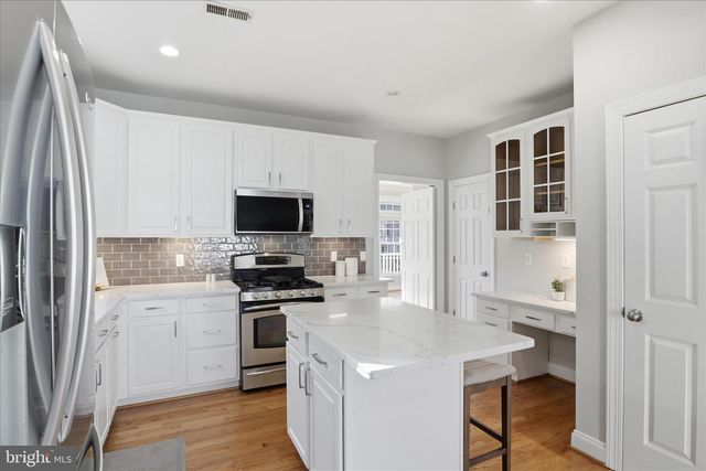 1633 S TAYLOR ST, Arlington, VA 22204