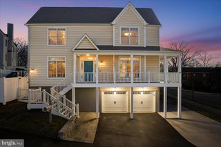 1633 S TAYLOR ST, Arlington, VA 22204