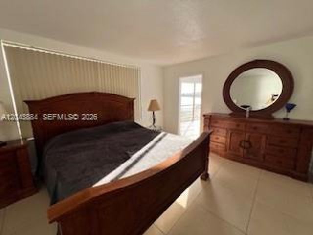 1100 NE 191st St 24E, Miami, FL 33179