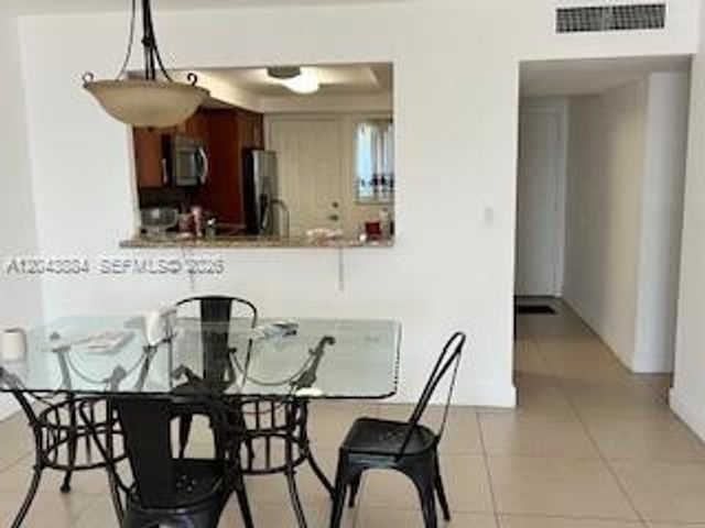 1100 NE 191st St 24E, Miami, FL 33179