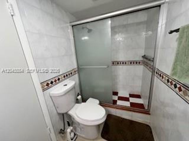 1100 NE 191st St 24E, Miami, FL 33179