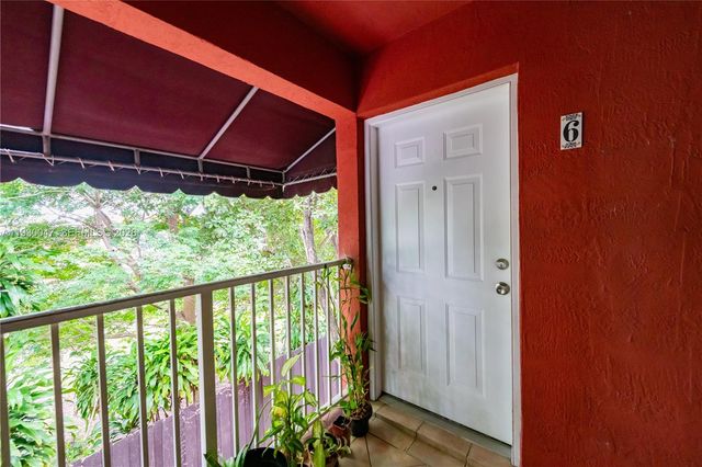 63 NW 17th Place 6, Miami, FL 33125