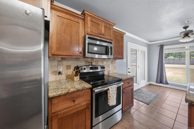 203 Creek View Drive, Austin, AR 72007