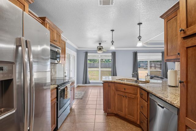 203 Creek View Drive, Austin, AR 72007