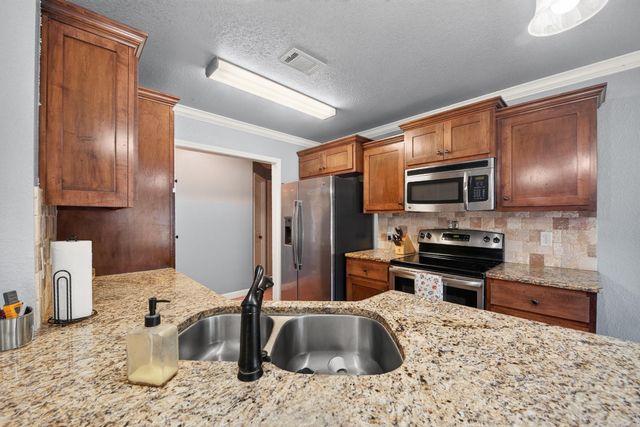203 Creek View Drive, Austin, AR 72007