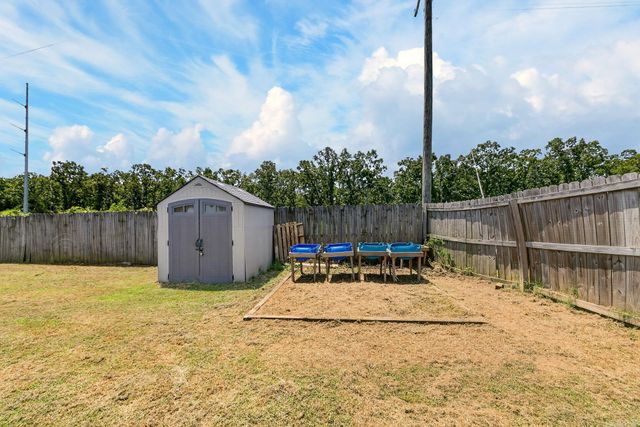 203 Creek View Drive, Austin, AR 72007